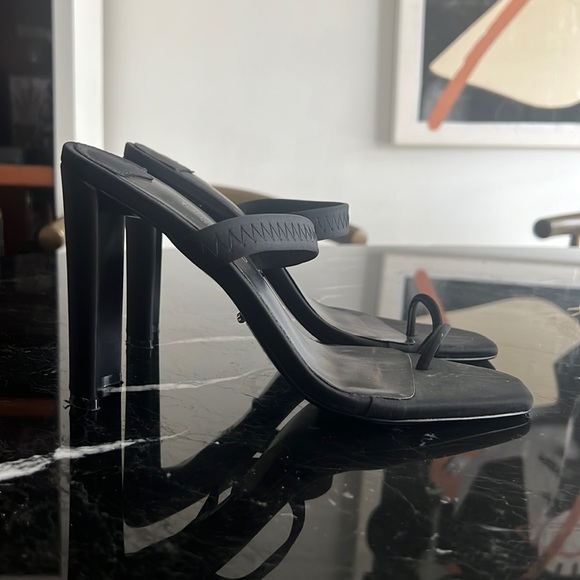 Tony Bianco neoprene heels - Picture 1 of 5